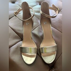 Nordstrom BP Metallic Gold Ankle-Strap Heels 7.5 EUC